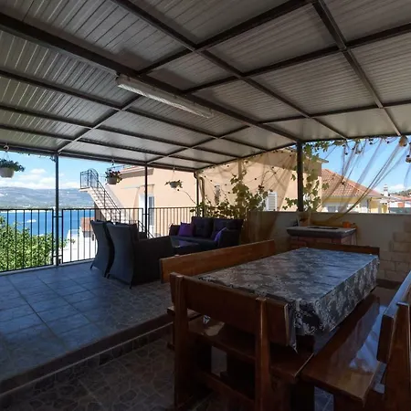 Nina Apartman Trogir