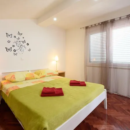 Nina Apartman Trogir
